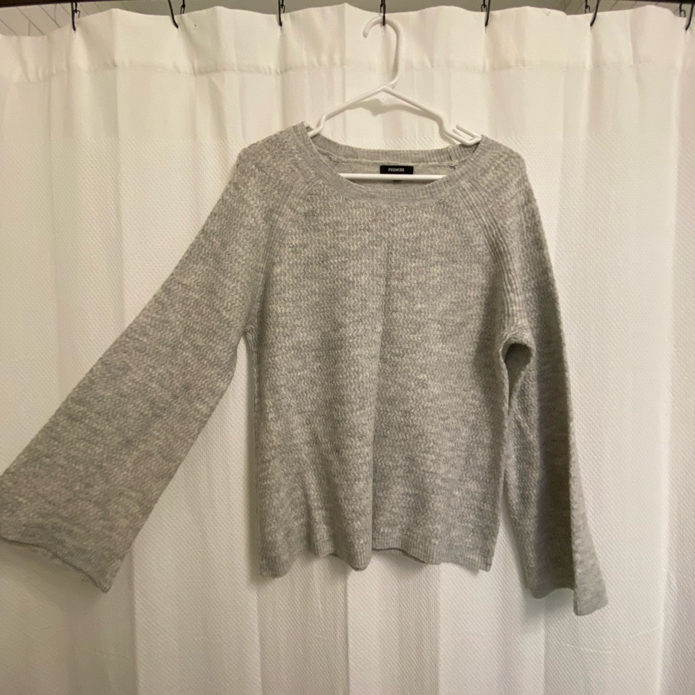 Premise, M, flare sleeves
